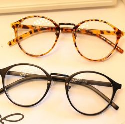 112 1 251x250 - خرید آنلاین عینک گرد طبی جدید