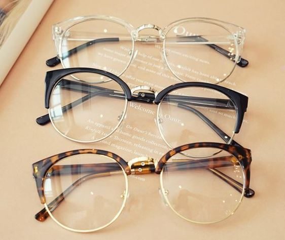 113 562x474 - قیمت انواع عینک گرد طبی